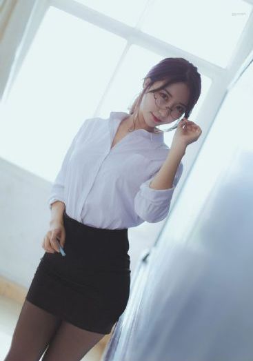漂亮的小保姆_1080P高清完整版播放